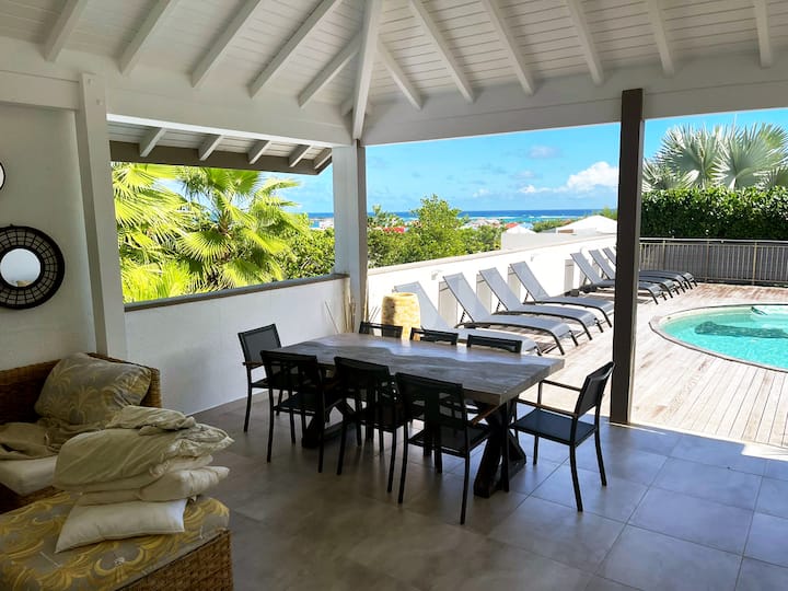 Terrasse et piscine